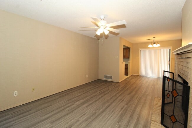 Building Photo - 5822 Gordon Ln