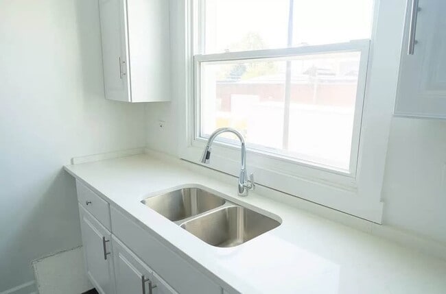 Foto del edificio - 5047 W 25th St