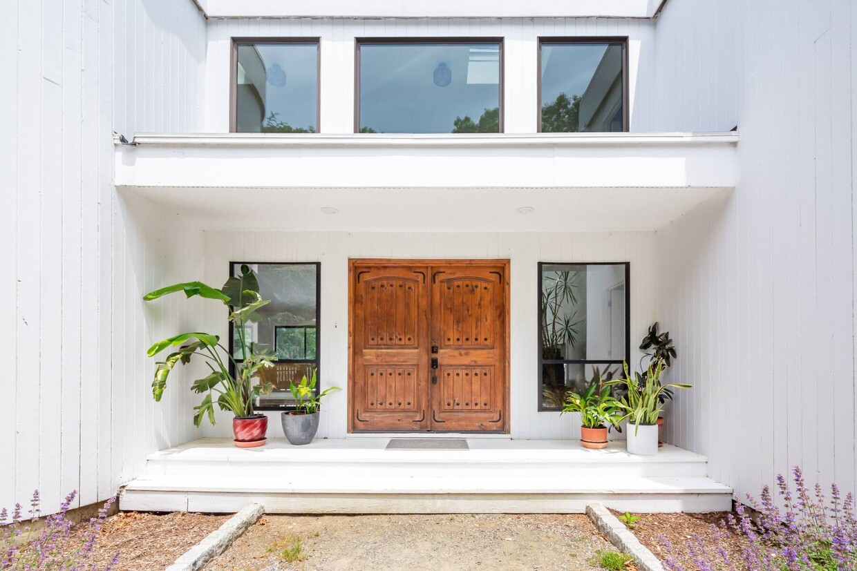 Foto principal - 404 Water Mill Towd Rd
