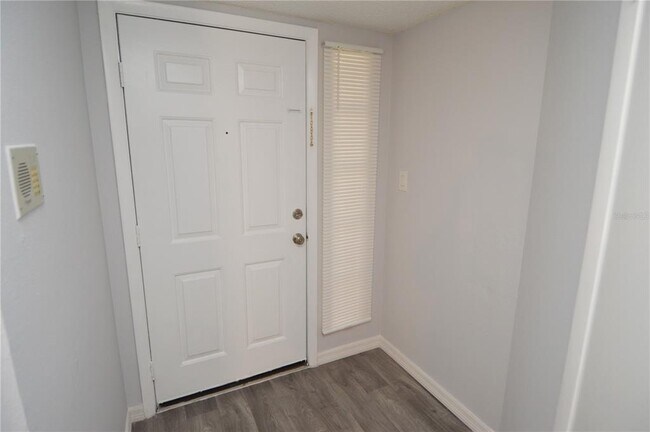 Building Photo - 8635 Mallard Reserve Dr