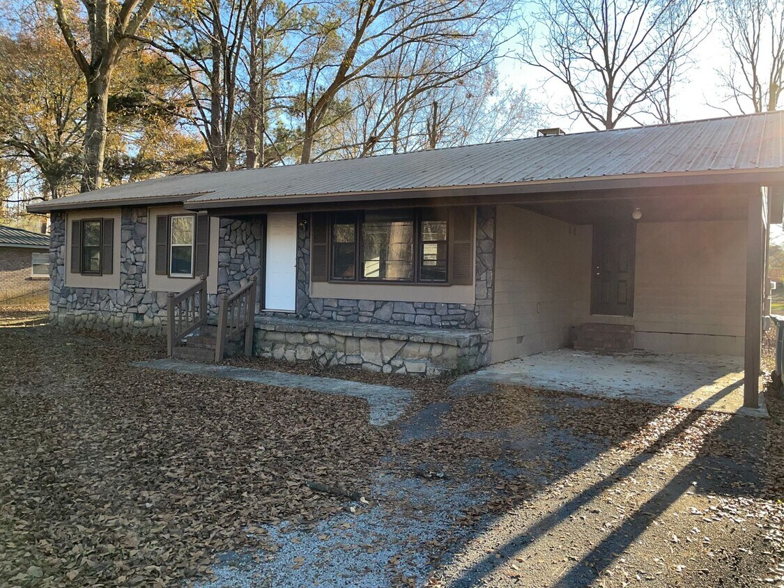 Primary Photo - 2027 Kay Dr SW