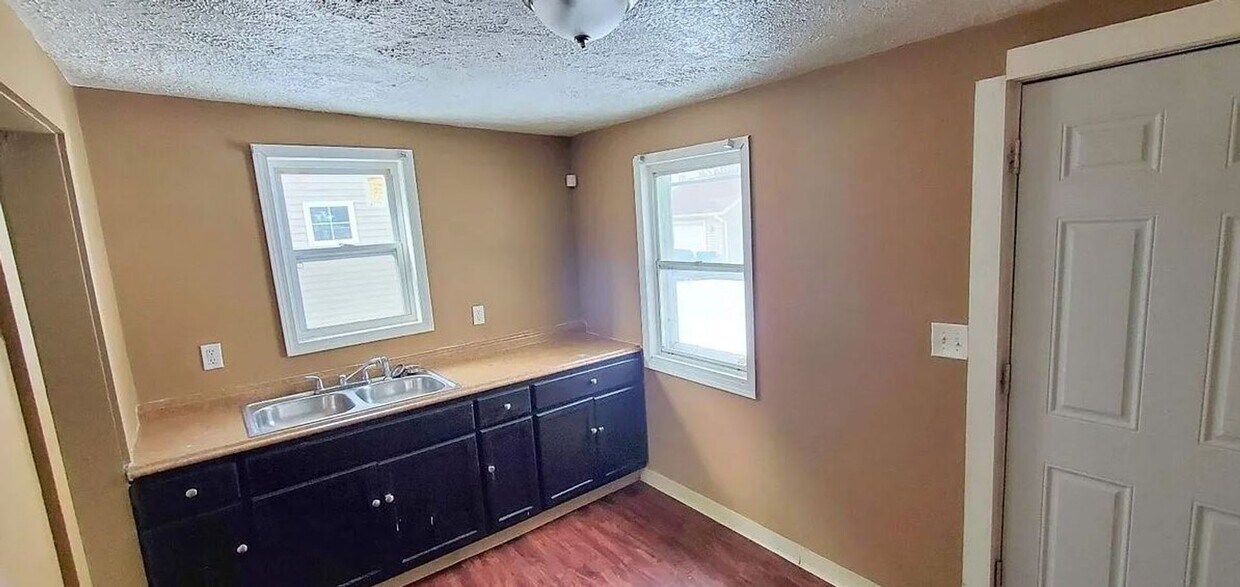 Foto del edificio - 9609 Nelson Ave