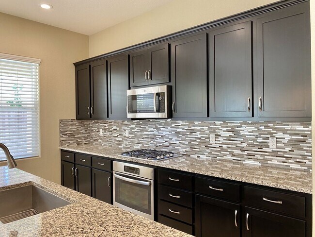 Building Photo - 4322 Echo Lake Way