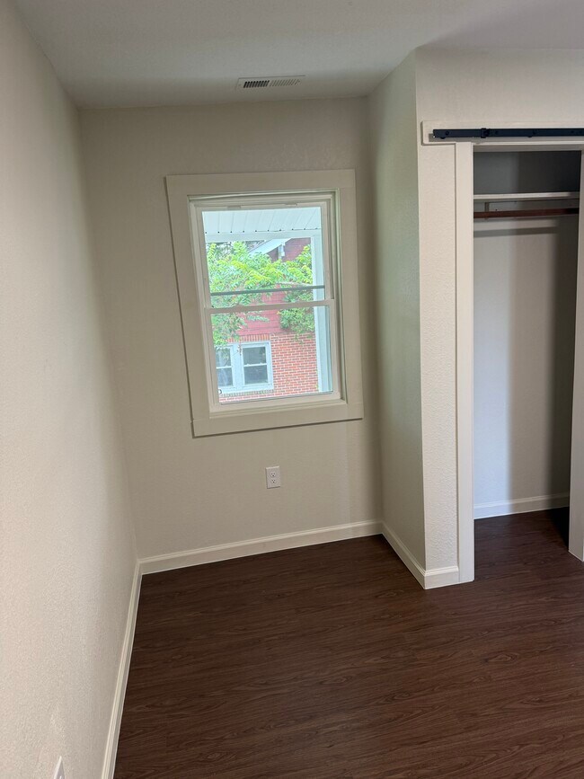 Foto del edificio - 1413 Elm Ave