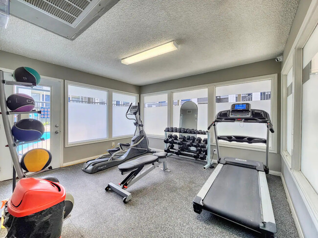 Fitness Center - Star Braeswood Apartments