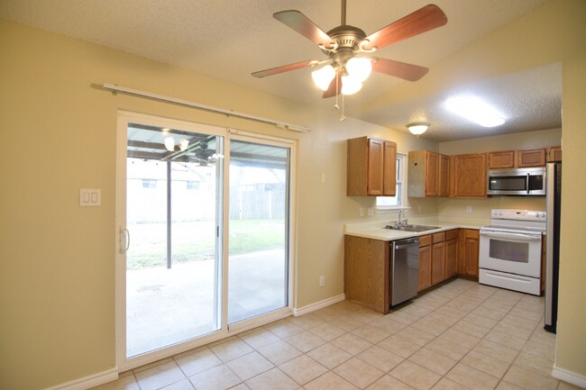 Foto del edificio - 2604 Hemlock Dr