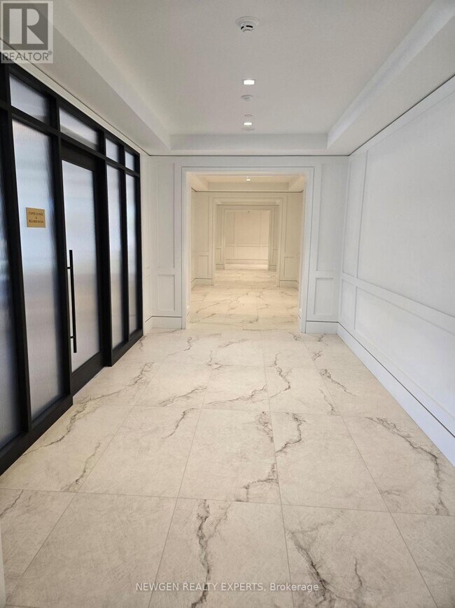 Photo du bâtiment - 4010 Eglinton Ave W