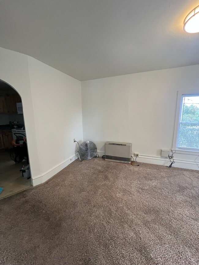 Building Photo - 141 Manhattan Dr