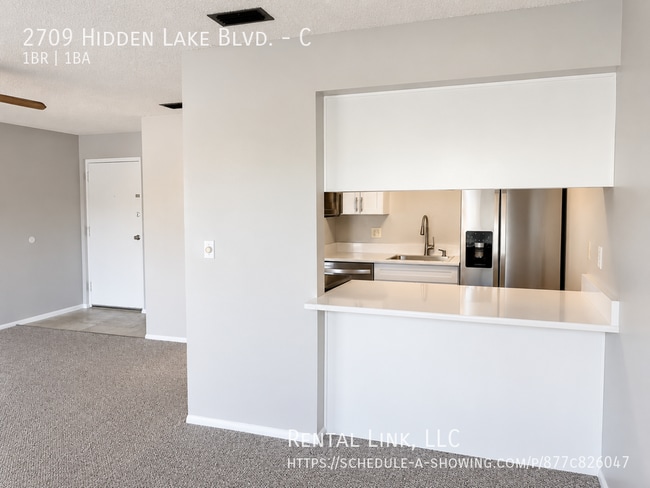 Building Photo - 2709 Hidden Lake Blvd