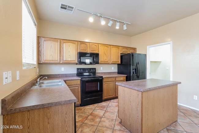 Building Photo - 14944 N 174th Dr