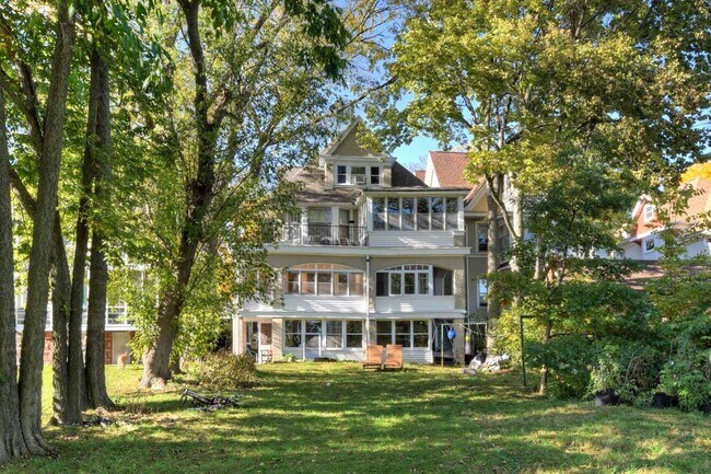 Foto del edificio - 933 Spaight St