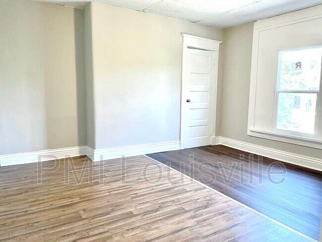 Foto del edificio - 4116 W Broadway