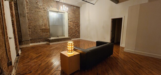 Master Bedroom - 87 Peachtree St SW