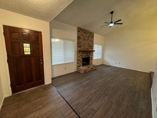 Building Photo - 1819 S Cindy Ct