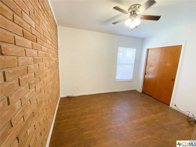 Building Photo - 3003 Bobolink St