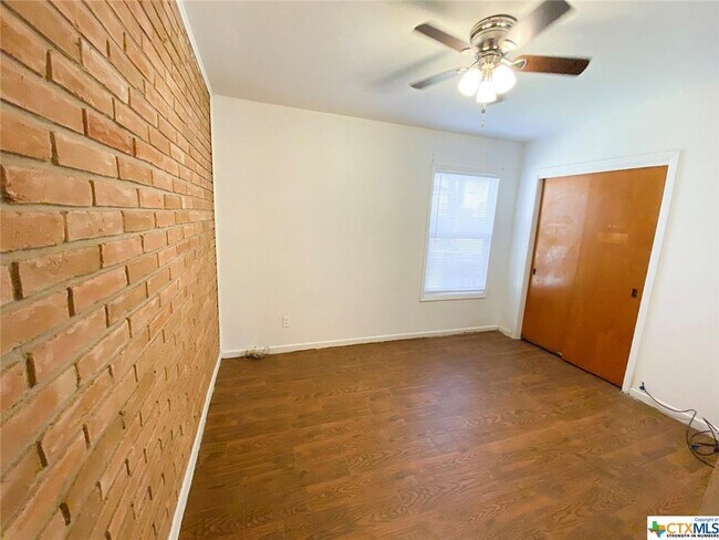 Foto del edificio - 3003 Bobolink St