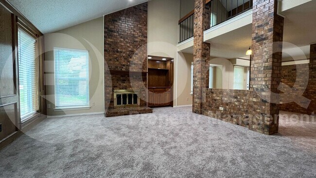 Foto del edificio - 324 Lakewood Ct