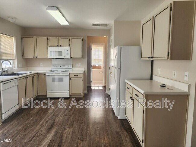 Foto del edificio - 4820 Loganshire Ln