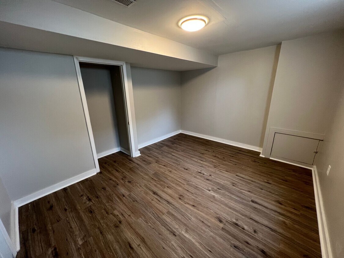 Primary Photo - 4 Bed 1 Bath- Nicely Updated!