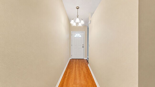 Building Photo - 127 Titan Dr