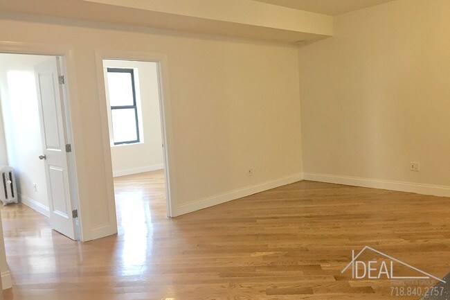 Building Photo - 311 Lincoln Place #6BR