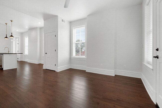 Foto del edificio - 1300 Sidney St