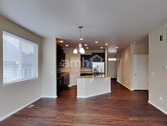 Foto del edificio - 137 Sand Cherry St