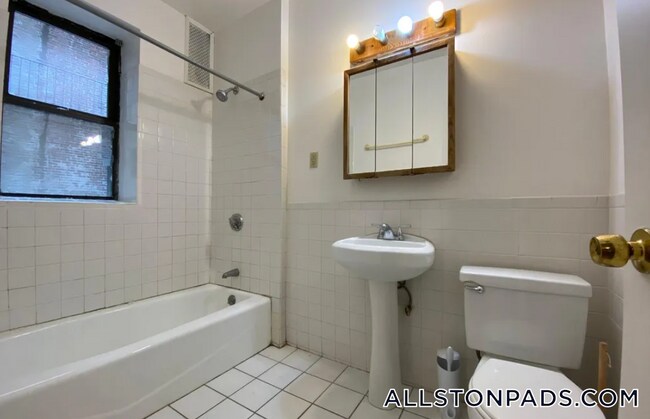 Foto del edificio - 1254 Commonwealth Ave