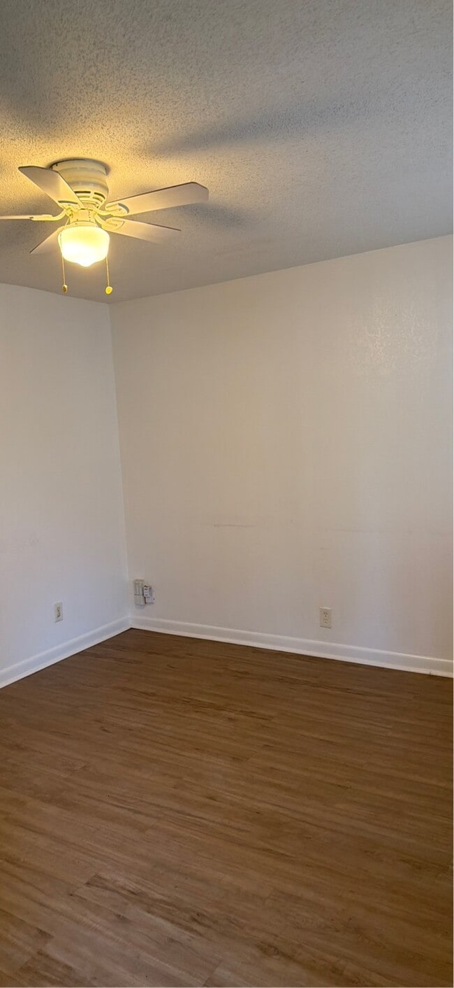 Foto del edificio - 2721 Clayton Dr NW