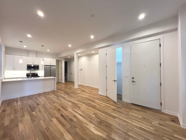 Foto del edificio - 822 N Winchester Ave
