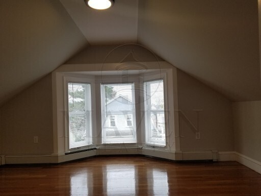 Foto del edificio - 35 Whitfield Rd