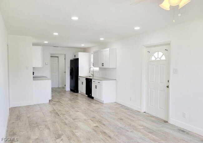 Foto del edificio - 9765 Montana Ct