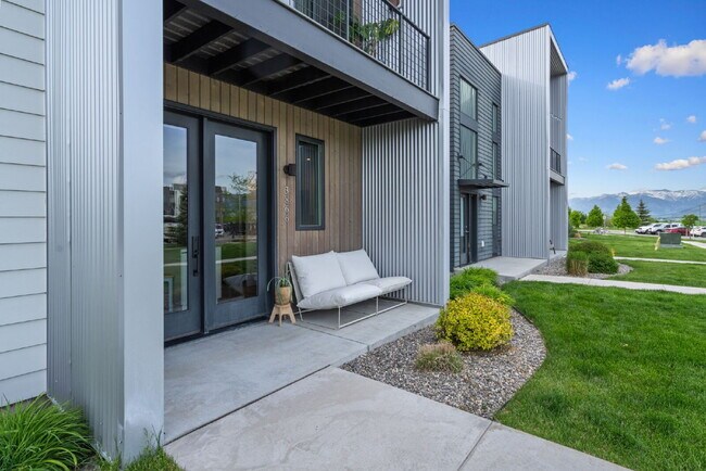 Foto del edificio - Modern Luxury in this end unit Blondie Condo