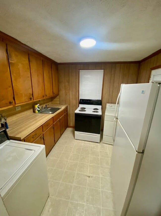 Foto del edificio - 1-Bedroom, 1-bathroom Apartment