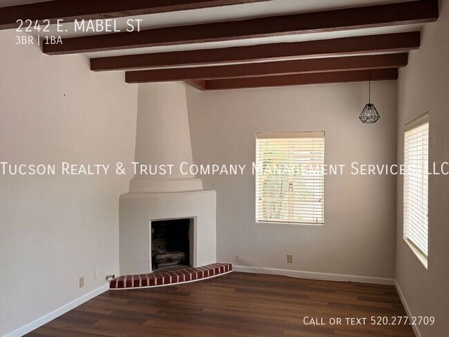 Building Photo - 2242 E Mabel St