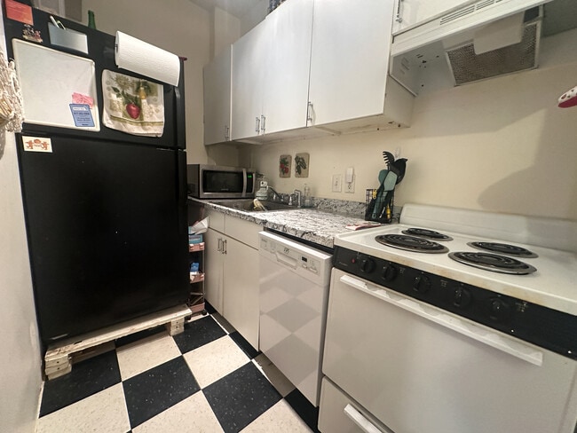 Photo - 54 Saint Stephen St Apartments