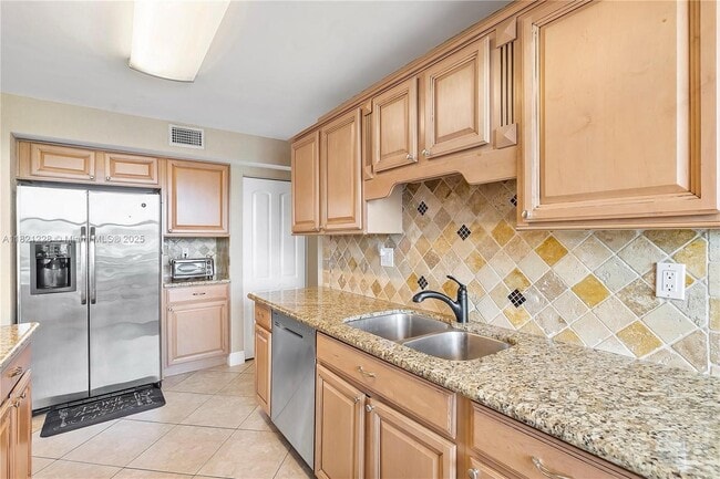 Building Photo - 1401 S Ocean Dr