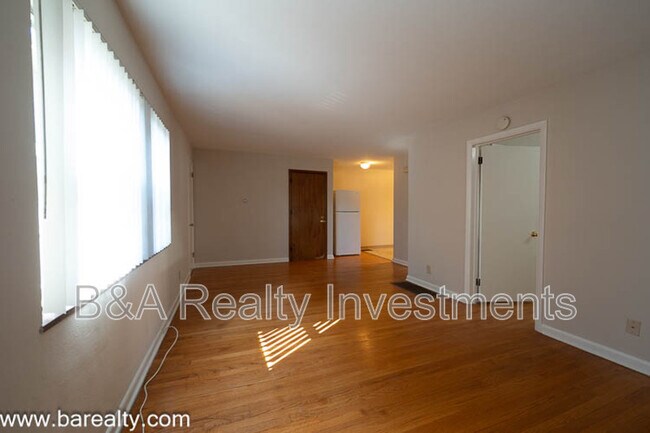 Foto del edificio - 475 E Hudson St