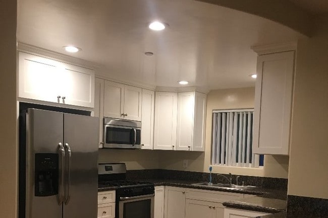 Building Photo - 221 Palm Ave