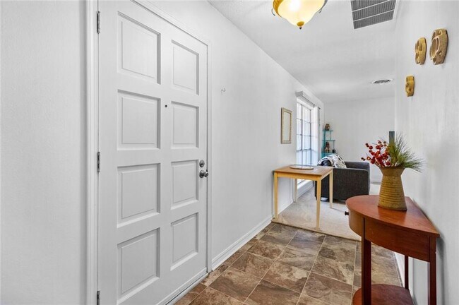 Foto del edificio - 432 E Locust St