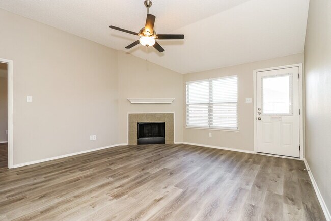 Foto del edificio - 1024 Stockton Dr