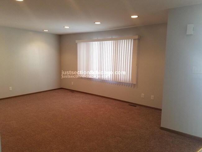 Foto del edificio - 18709 Crawford Ave