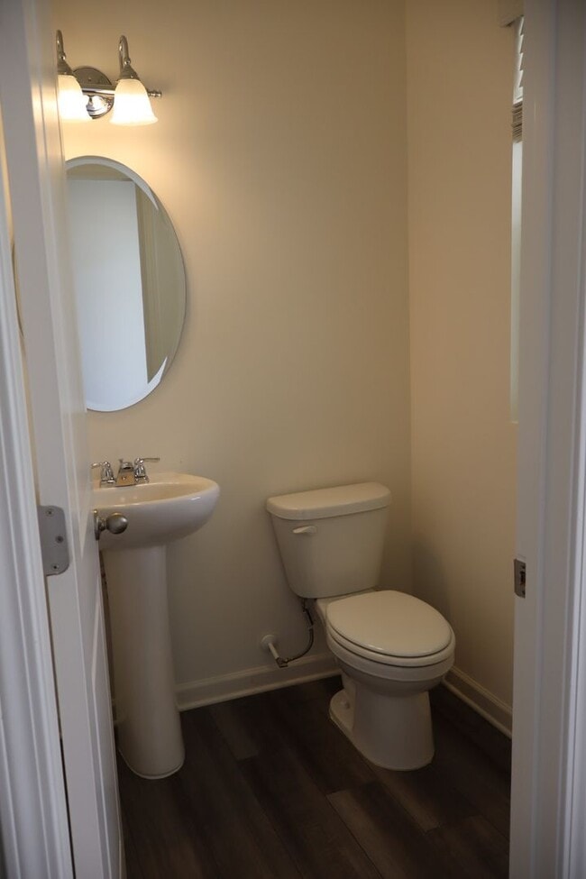 Foto del edificio - 3413 Baybrooke Dr