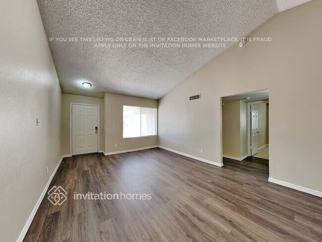 Foto del edificio - 5115 W Orchid Ln