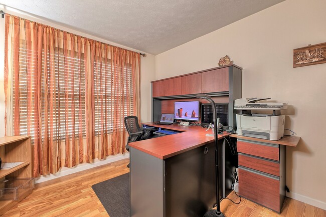 Building Photo - 304 Chanticleer Cir