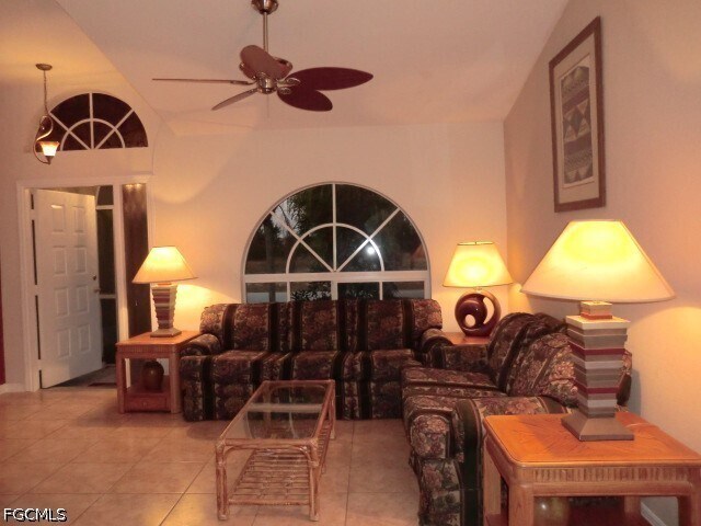 Foto del edificio - 1000 SW 37th St