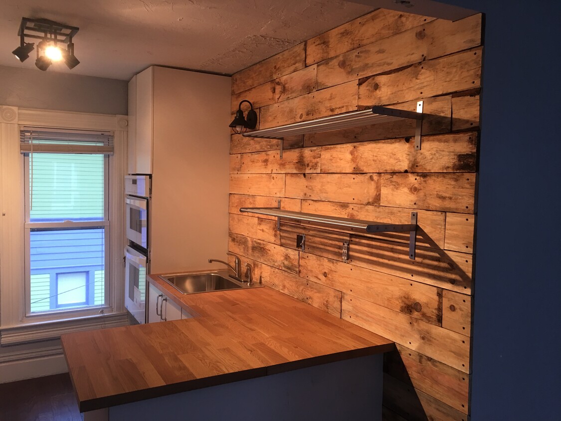 Newly remodeled kitchen - 918 South Westnedge Ave