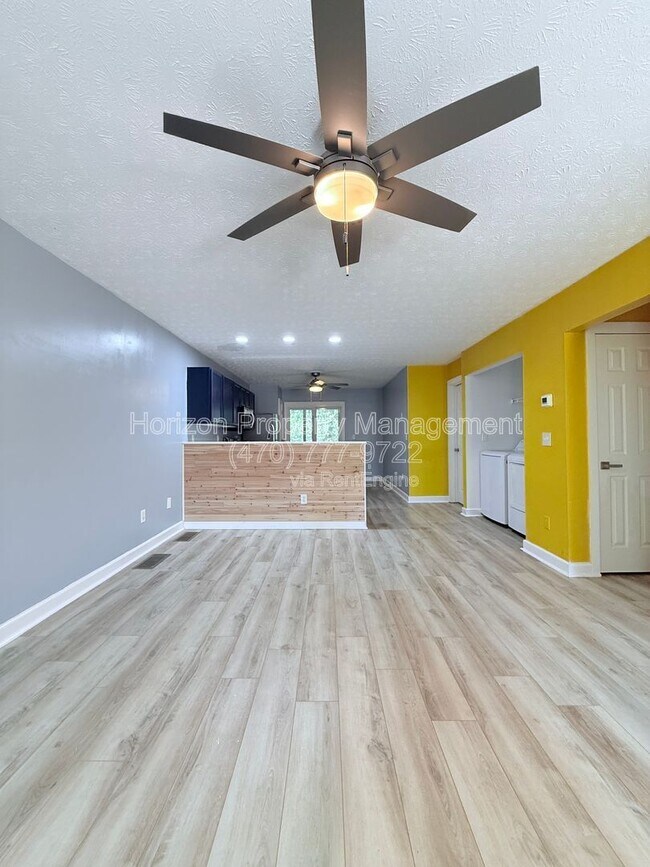 Foto del edificio - 9170 Horseshoe Bend