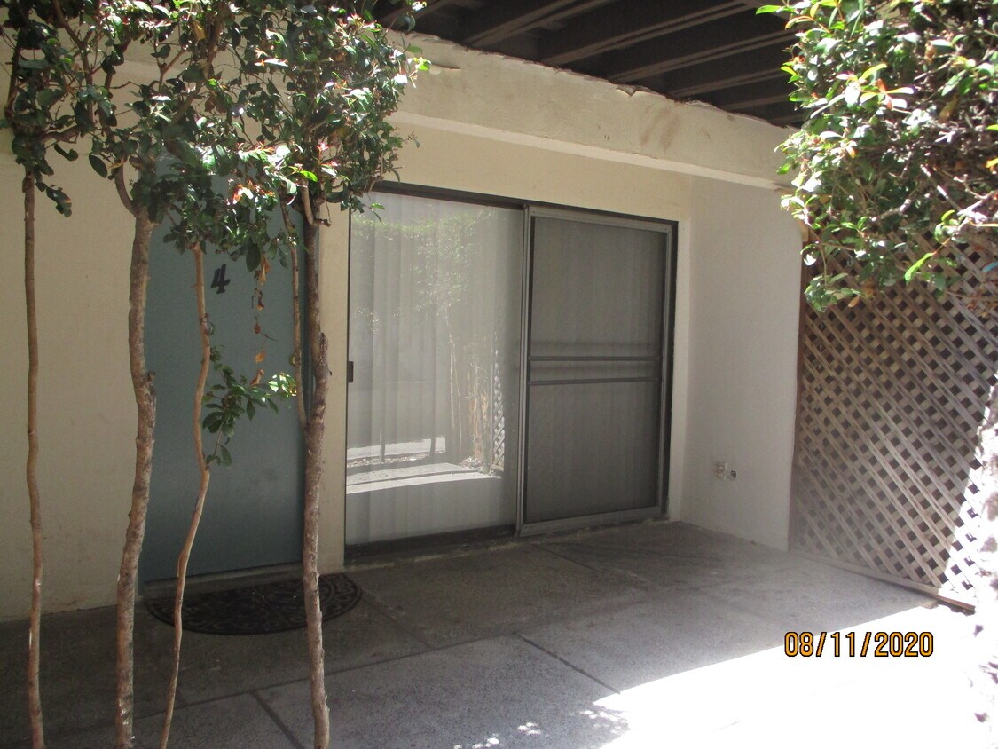 7441 La Jolla Blvd Unit 4, La Jolla, CA 92037 7441 La Jolla Blvd La