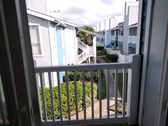 Foto del edificio - 3506 Cove View Blvd